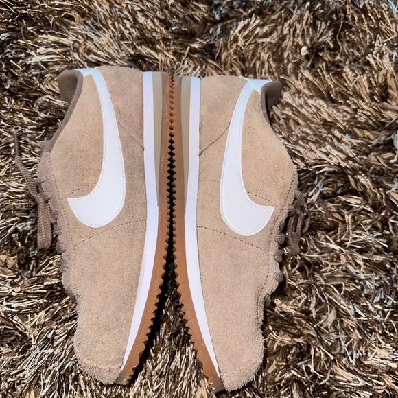 Nike Cortez Vintage Suede women’s shoes size 9 - Picture 4 of 6
